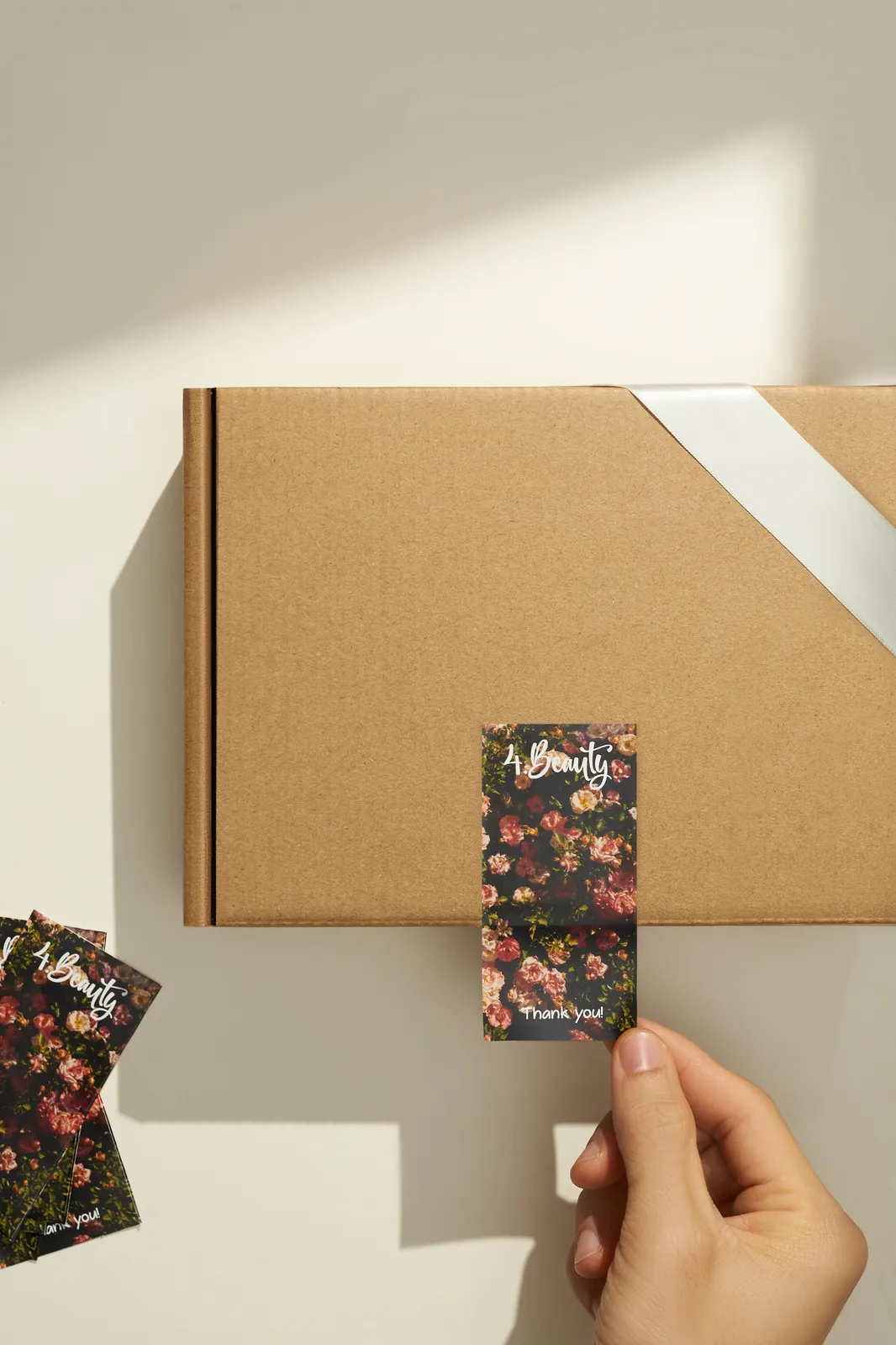 Sticker khổ lớn dán hộp carton